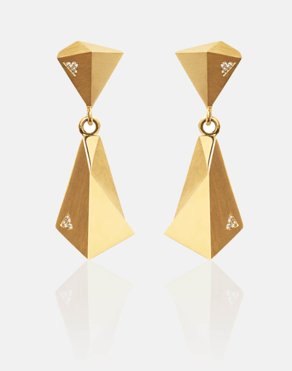 Stealth | Ohrringe, Ohrhänger - 750 Gelbgold, 12 Diamanten-Brillanten | earrings, 18kt yellow gold, 12 diamonds | SYNO-Schmuck.com